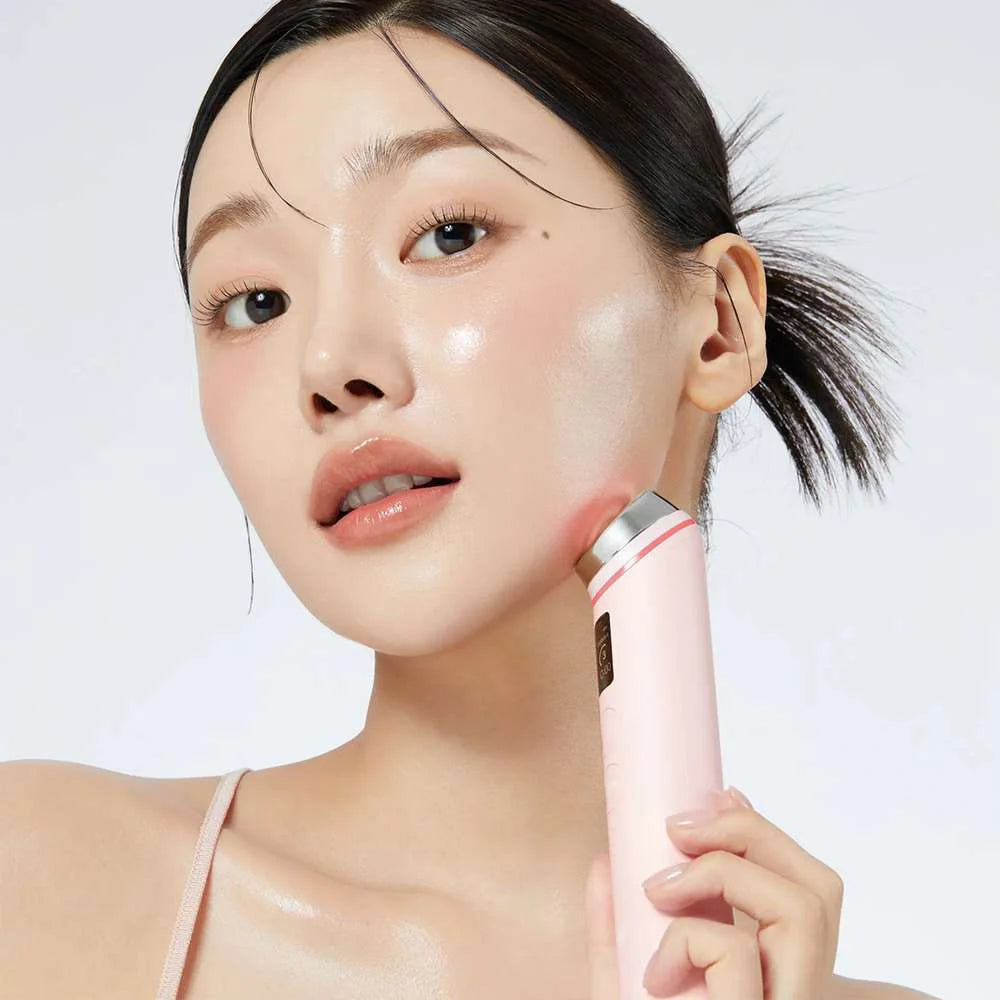 Medicube Beauty Device Age-R Booster Pro Pink Beauty influencer Tiktok Youtube Instagram must-have viral products from korea K Beauty World